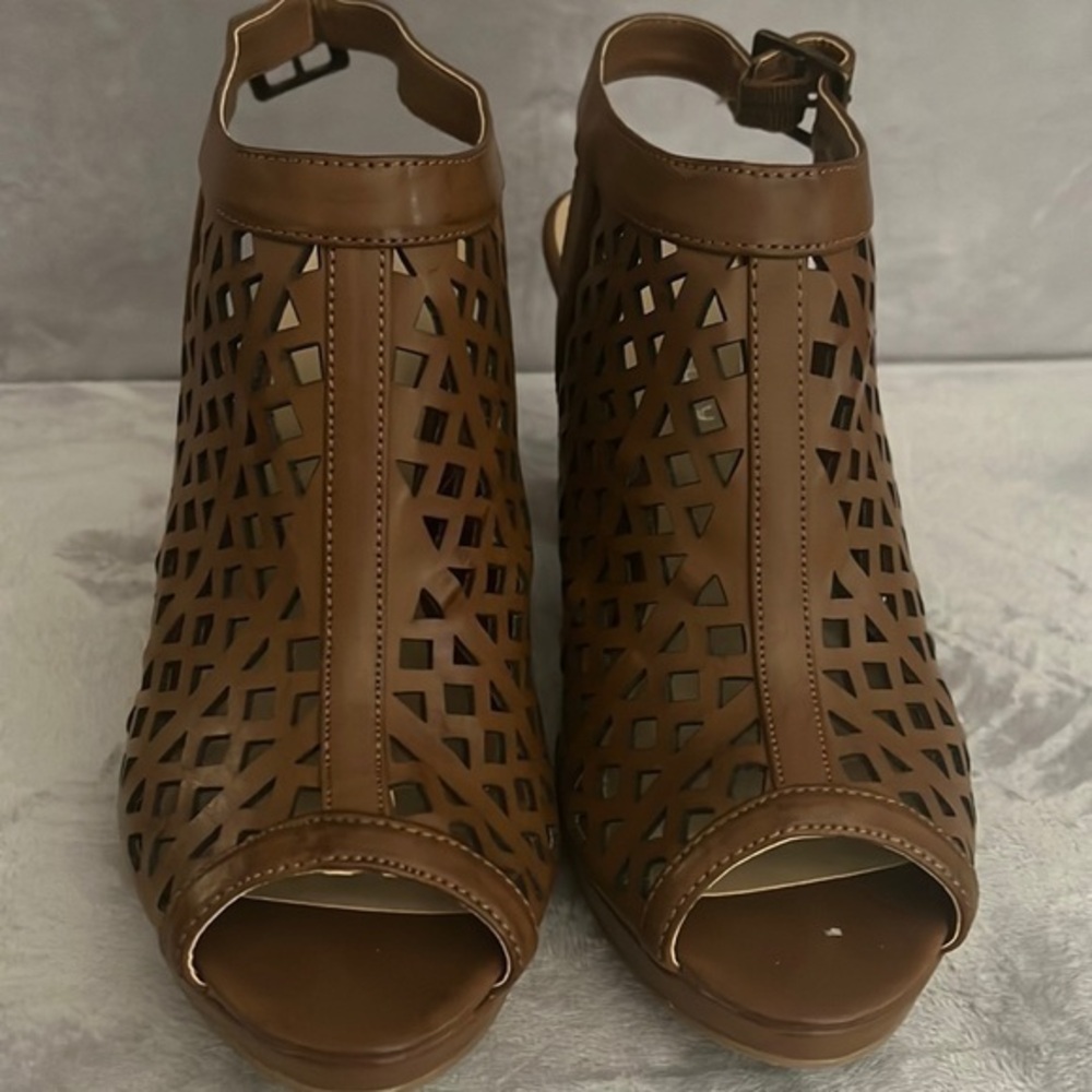 Chinese Laundry size 9.5